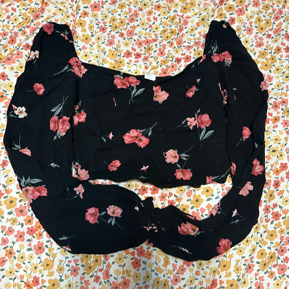 Divided Floral Cropped Long sleeve